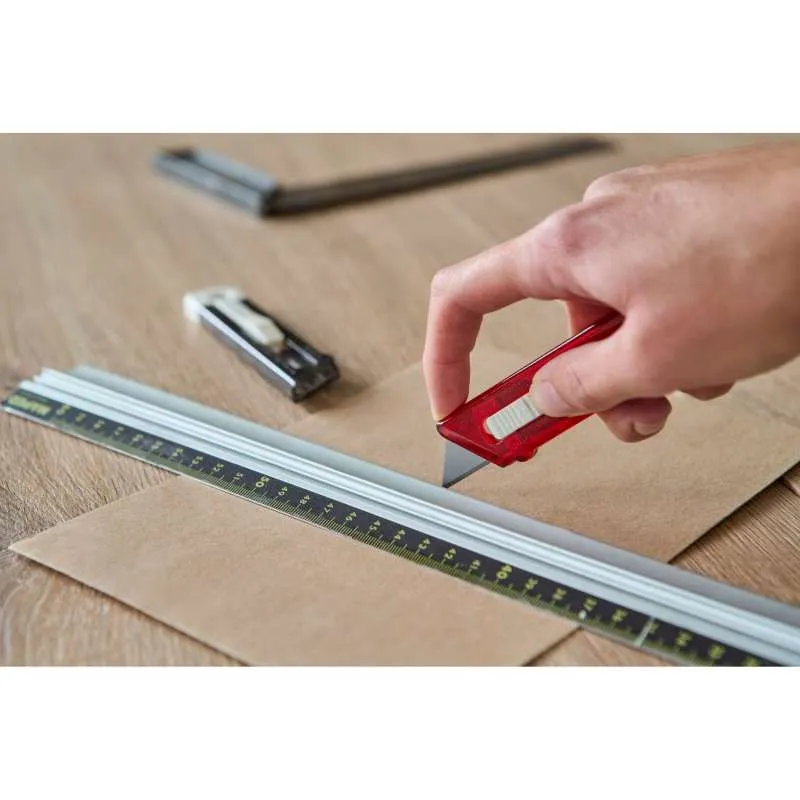 Cutter en plastique translucide