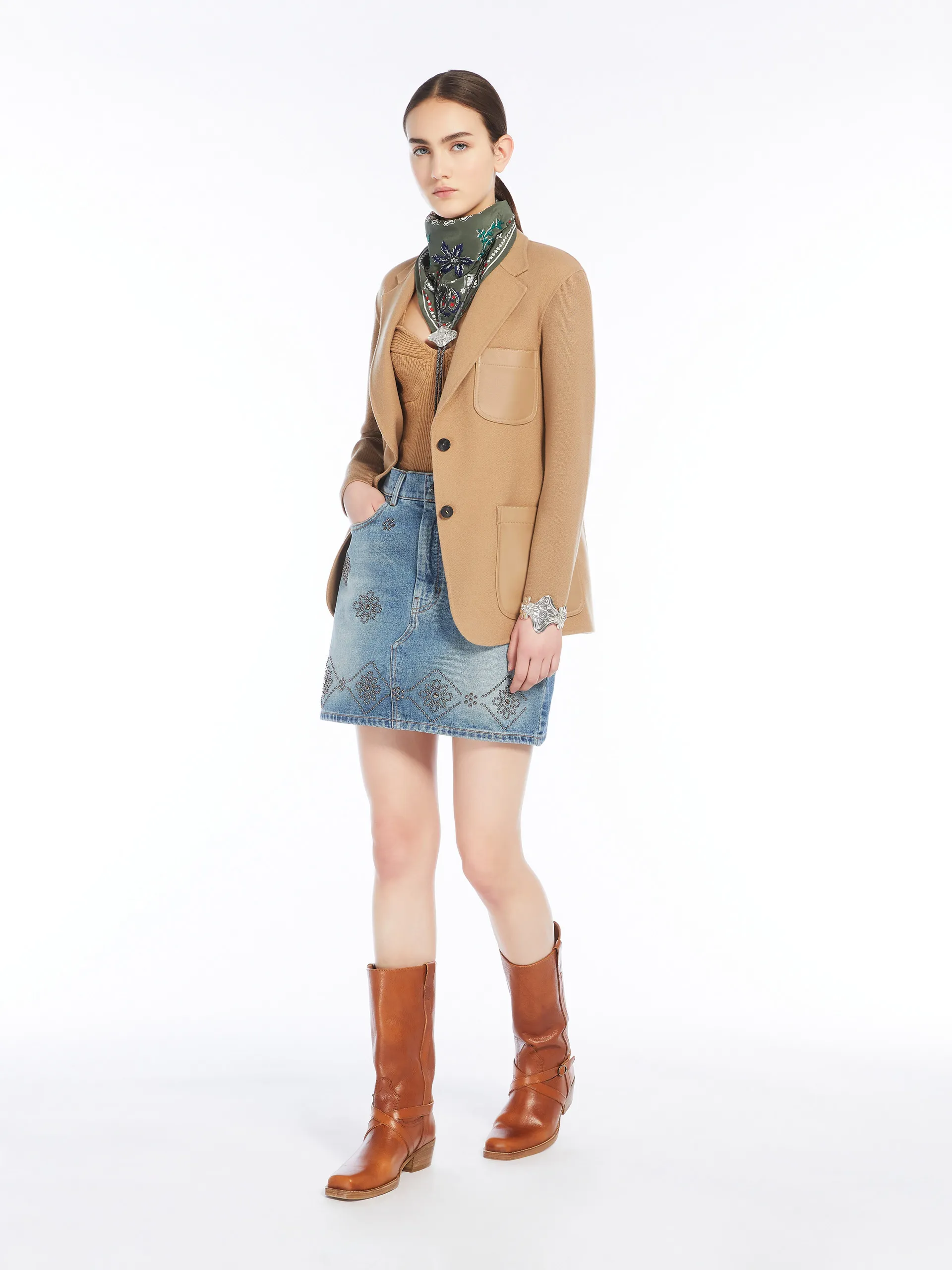 Minijupe cloutée en denim