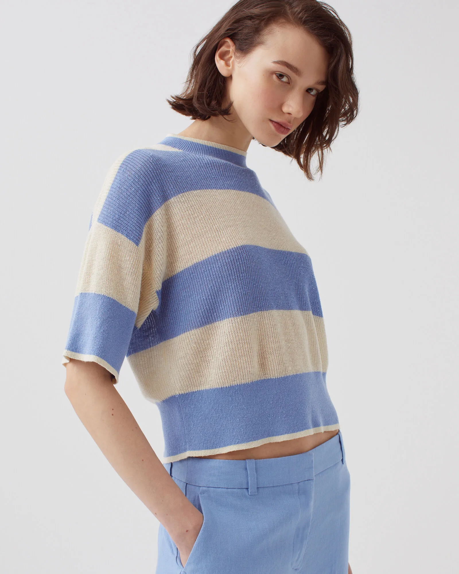 Pull cropped à manches courtes en lin
